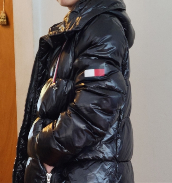 Tommy Hilfiger Shiny Dark Navy Puffer Jacket with Red Lining - Picture 2 of 6